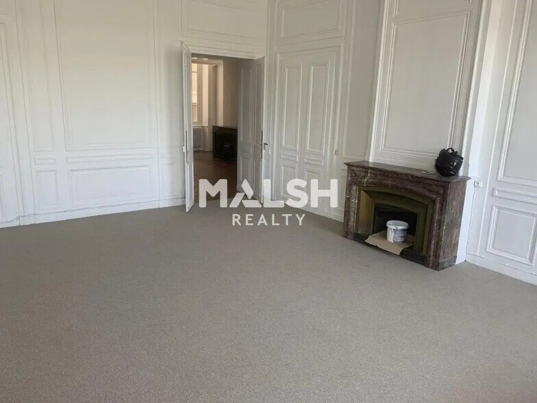 Office in Lyon for lease - Interior Photo - Image 3 of 8