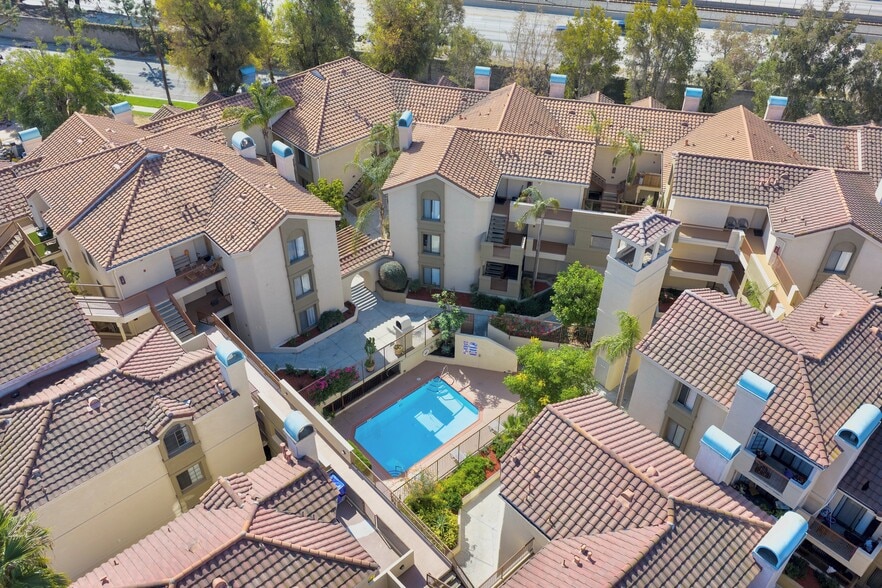 8350 Gardendale St, Paramount, CA for sale - Building Photo - Image 2 of 32