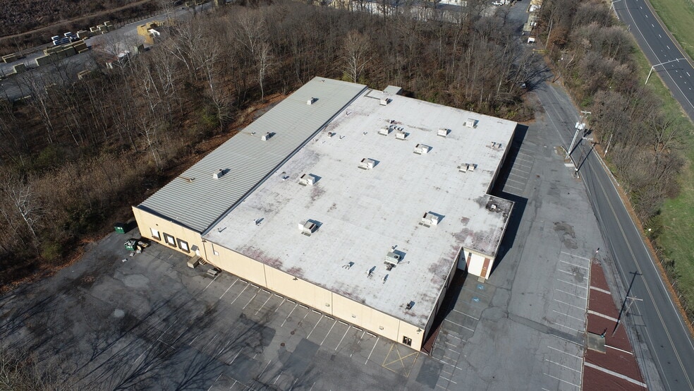 110 Commerce Way, Stockertown, PA for sale - Building Photo - Image 3 of 8