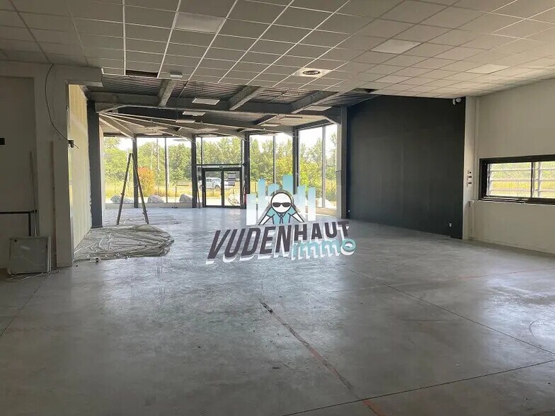 Flex in Muret for lease - Interior Photo - Image 2 of 9