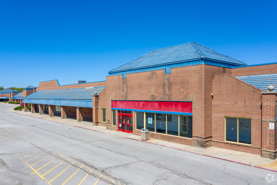 13920 E 40 Hwy, Independence, MO for lease - Building Photo - Image 2 of 37