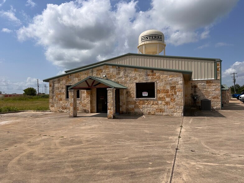 321 Limestone Ter, Jarrell, TX for lease - Primary Photo - Image 1 of 13