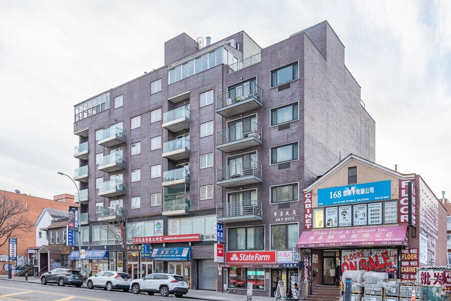 4142 College Point Blvd, Flushing, NY for sale - Primary Photo - Image 1 of 40