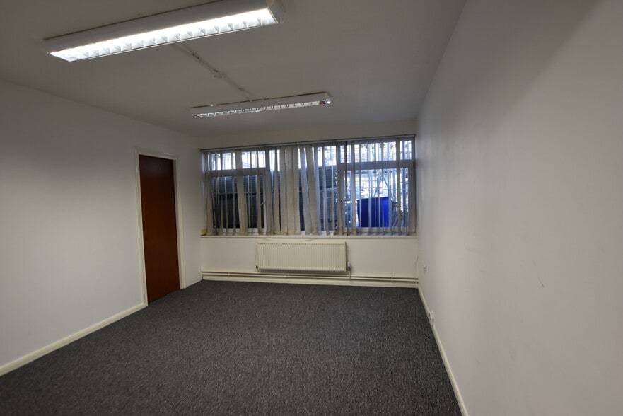 High Rd, Epping for lease - Building Photo - Image 3 of 4