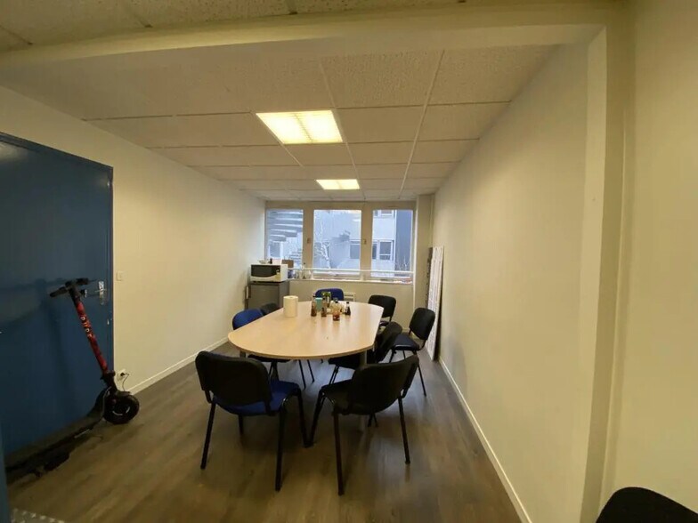 Office in Rennes for lease - Building Photo - Image 3 of 5
