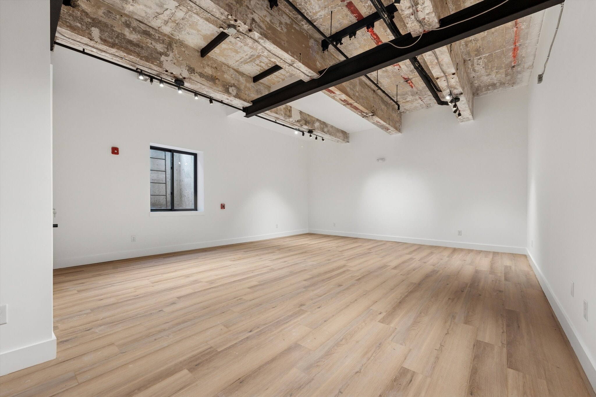 538 Federal St, Philadelphia, PA for lease Interior Photo- Image 1 of 4
