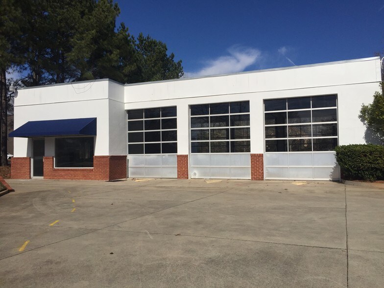 750 Old Roswell Rd, Roswell, GA 30076