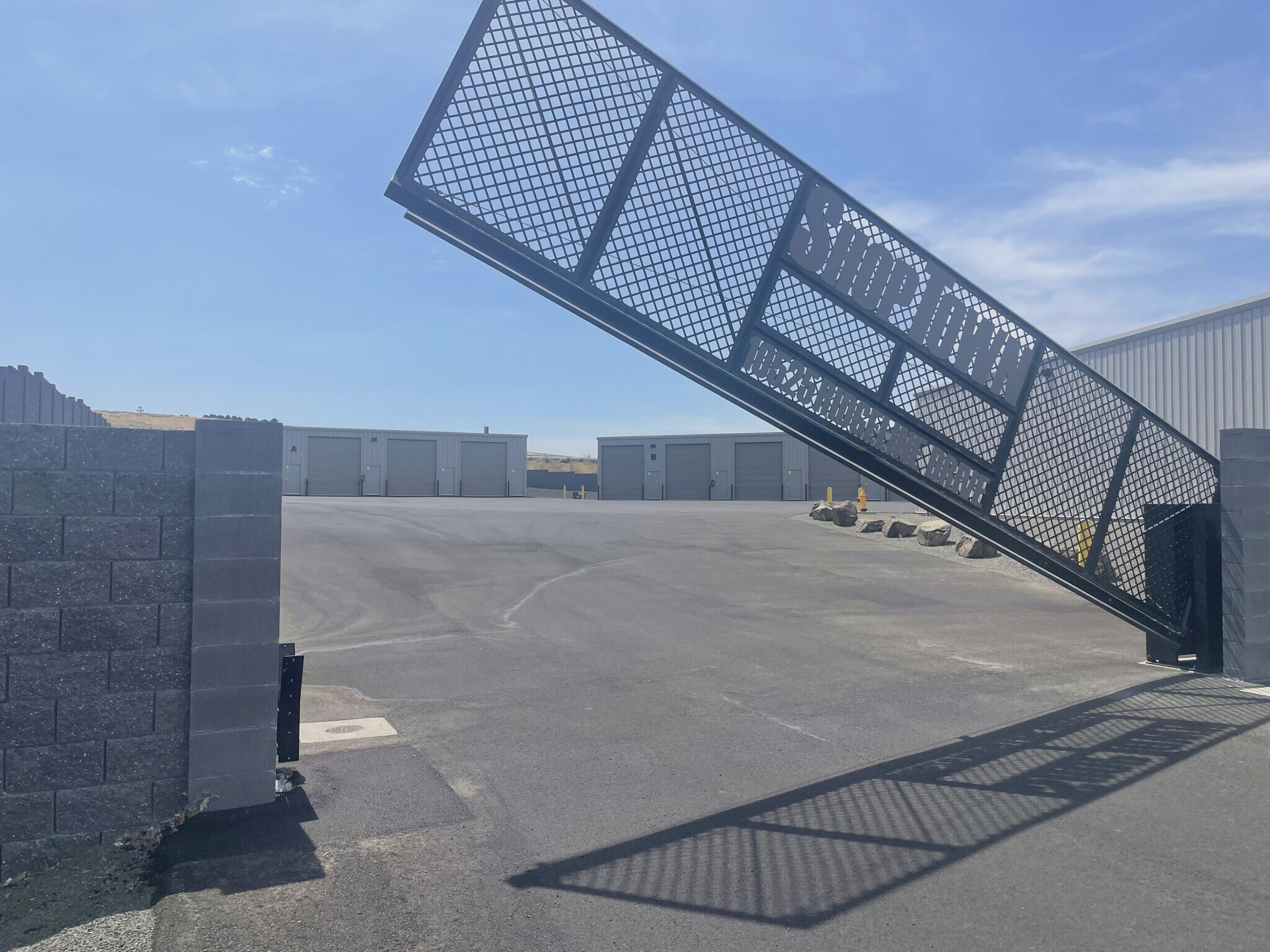 10525 Ridgeline Dr, Kennewick, WA for lease Building Photo- Image 1 of 8