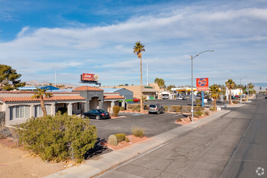 2545 S Torrey Pines Dr, Las Vegas, NV for sale - Building Photo - Image 3 of 33