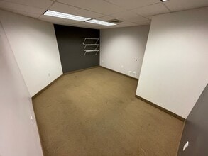 675 E 16th St, Holland, MI for lease Building Photo- Image 2 of 4