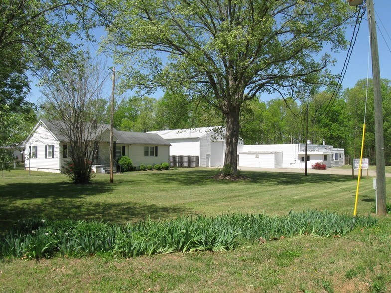 4844-4840 Shannon Hill Rd, Columbia, VA for sale - Primary Photo - Image 1 of 1