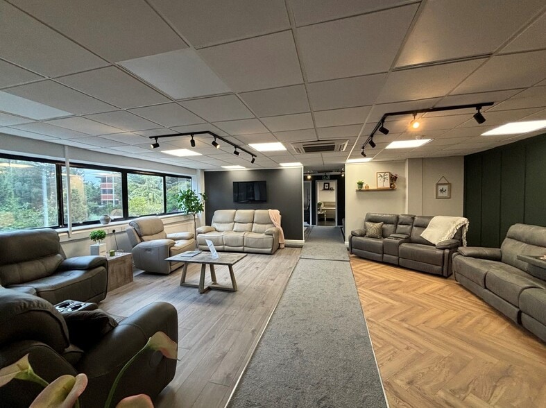 Bristol Rd, Quedgeley for lease - Interior Photo - Image 3 of 20