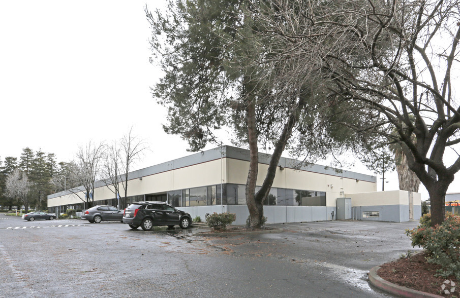 45445-45461 Warm Springs Blvd, Fremont, CA for lease - Building Photo - Image 3 of 4