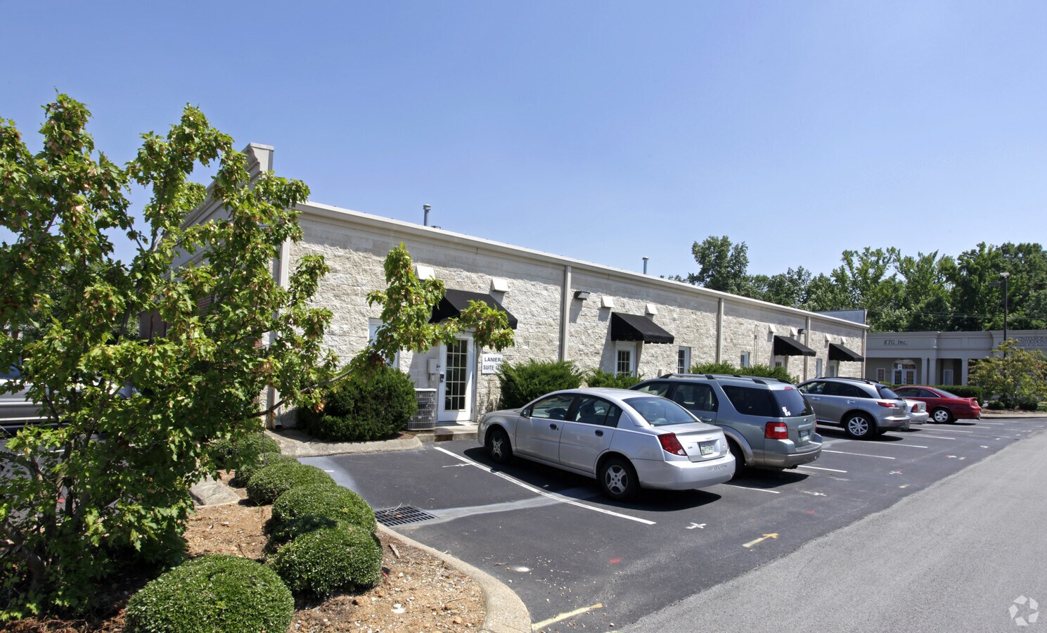 6170 Shallowford Rd, Chattanooga, TN 37421