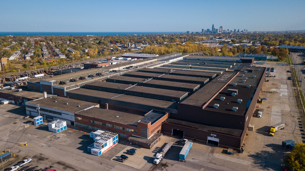 8500 Clinton Rd, Brooklyn, OH for lease - Building Photo - Image 2 of 6