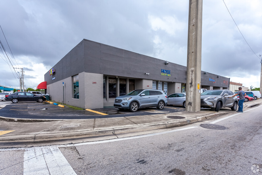 2441-2481 NW 72nd Ave, Miami, FL for lease - Building Photo - Image 1 of 6