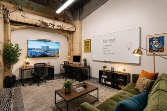 2744 E 11th St, Oakland, CA for lease Interior Photo- Image 2 of 2