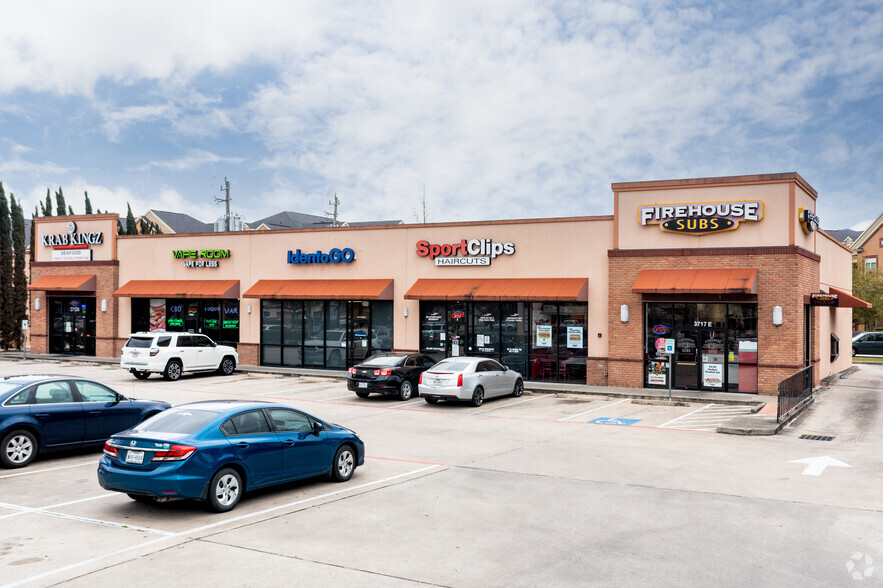 3717 Center St, Deer Park, TX for lease - Primary Photo - Image 1 of 4