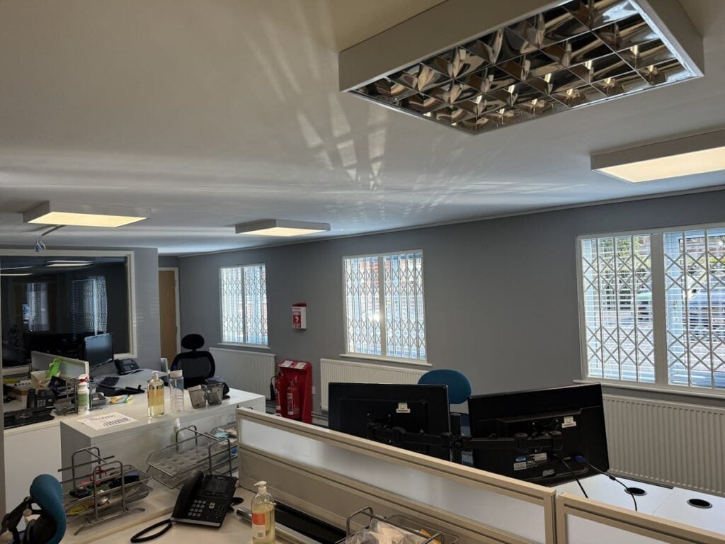 Hewell Rd, Barnt Green for lease Interior Photo- Image 1 of 2