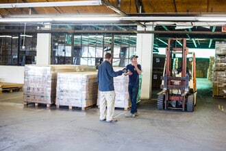 602 N 6th St, Fairfield, IA for lease Interior Photo- Image 2 of 13