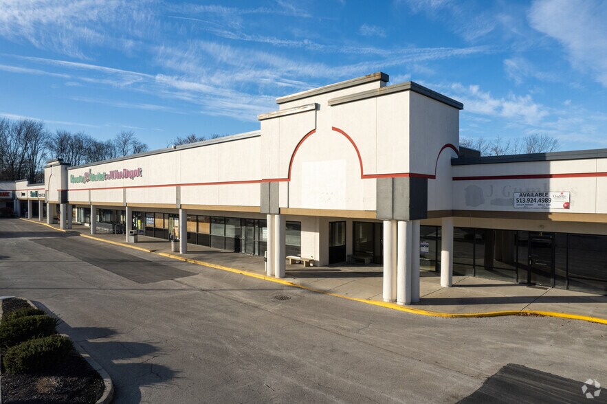 8315 Beechmont Ave, Cincinnati, OH for lease - Building Photo - Image 2 of 7