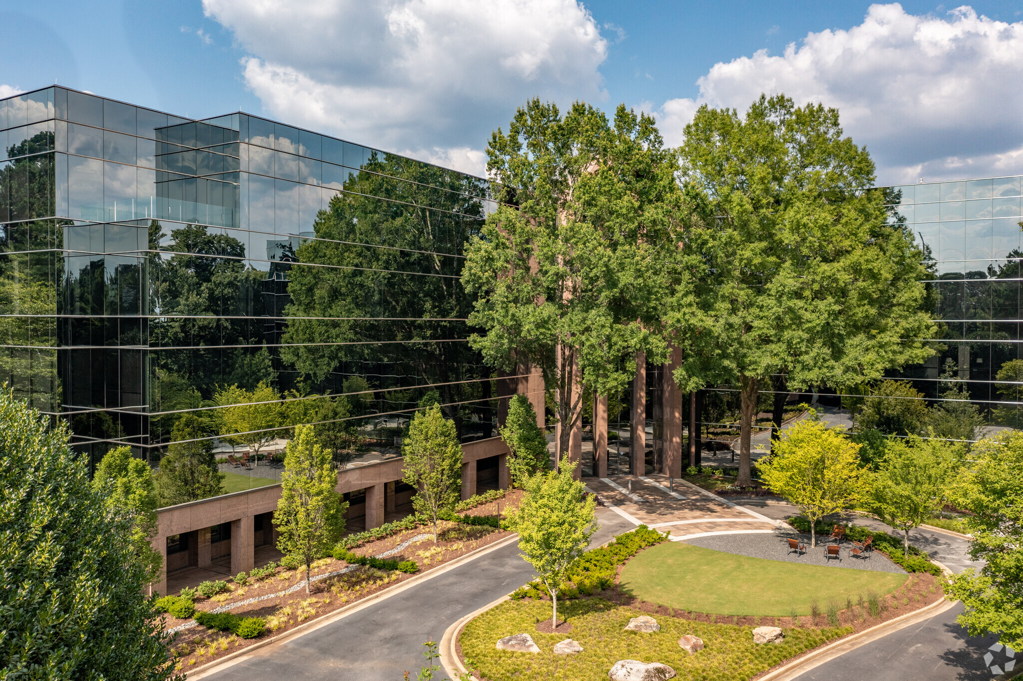 200 Ashford Ctr N, Atlanta, GA for lease Building Photo- Image 1 of 26