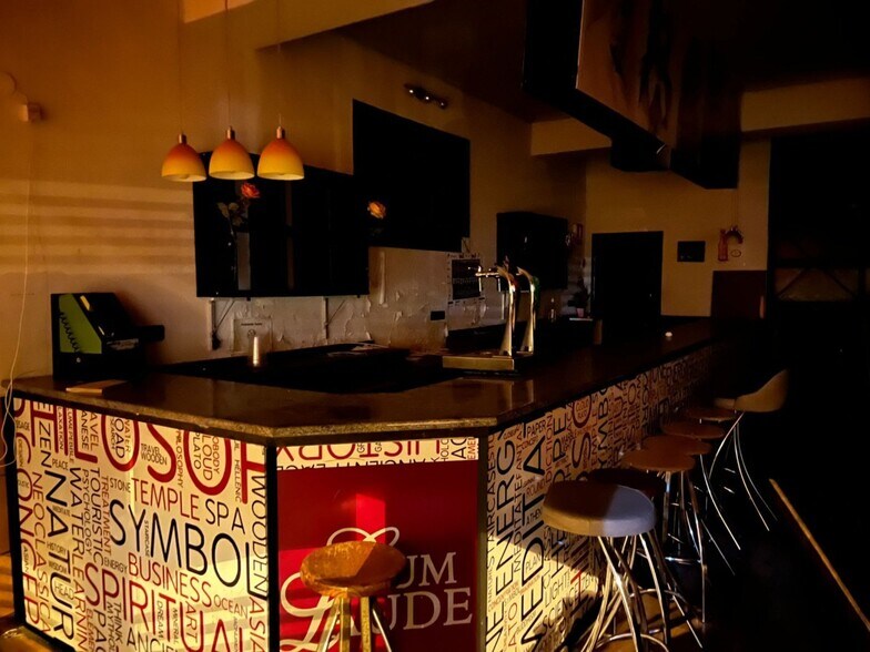 Retail in Ponferrada, León for sale - Building Photo - Image 3 of 6