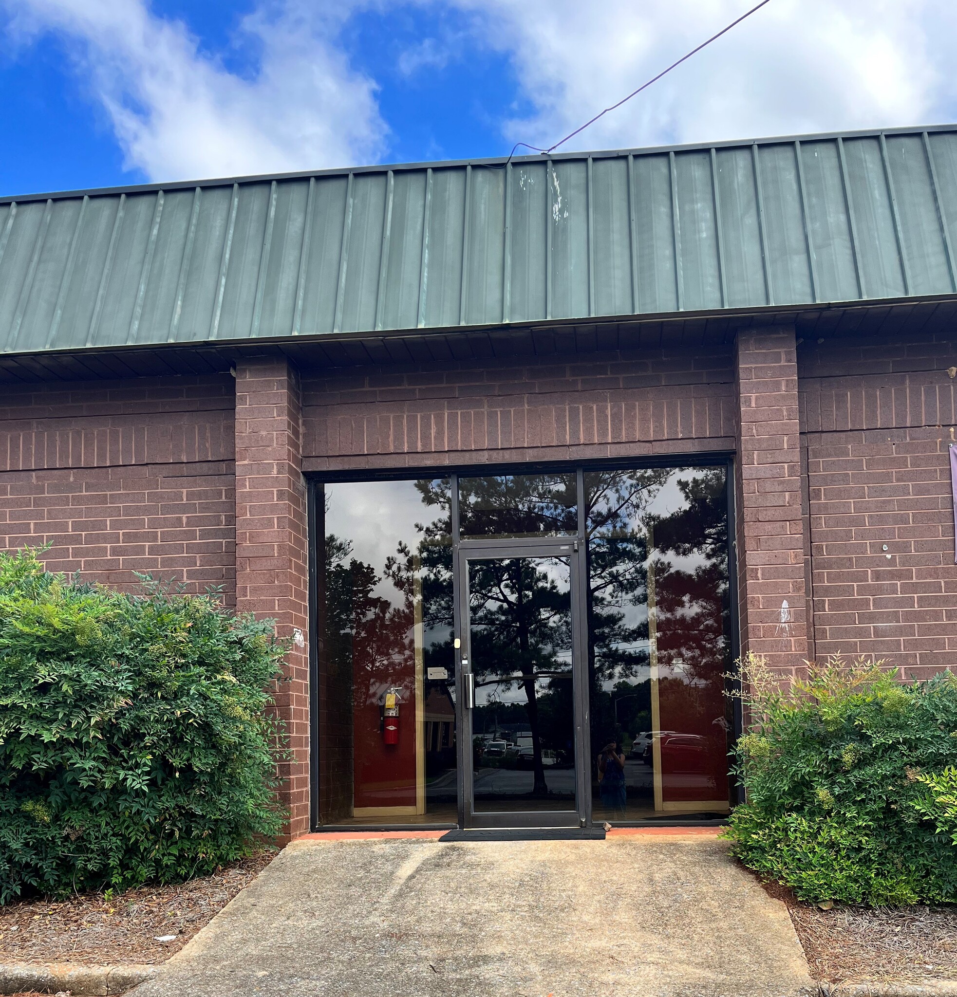 645 Henderson Dr, Cartersville, GA for lease Building Photo- Image 1 of 7