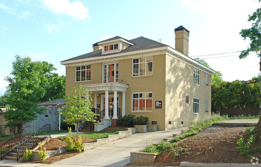 714 Royal Ct, Charlotte, NC for lease - Image 1 of 11