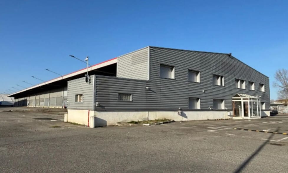 Office in Toulouse for lease - Building Photo - Image 1 of 2