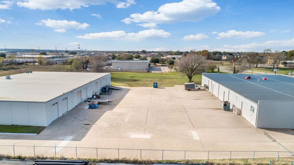 2801-2807 W Euless Blvd, Euless, TX for lease - Building Photo - Image 2 of 9