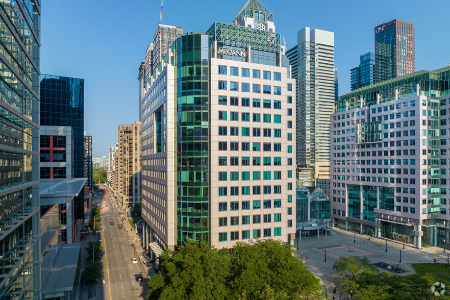 200 Wellington St W, Toronto, ON for lease - Primary Photo - Image 1 of 16