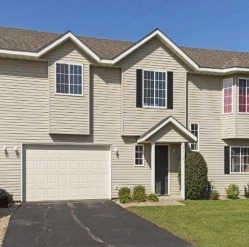 Shakopee Townhome Portfolio portfolio of 33 properties for sale on LoopNet.com - Building Photo - Image 1 of 1