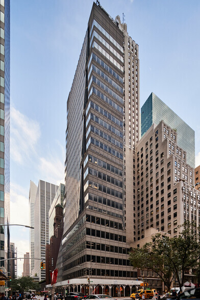 527 Madison Ave, New York, NY for lease - Primary Photo - Image 1 of 1