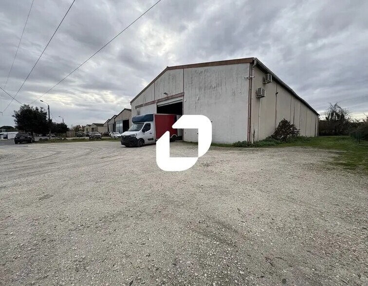 Flex in Carbon-Blanc for lease - Building Photo - Image 1 of 12