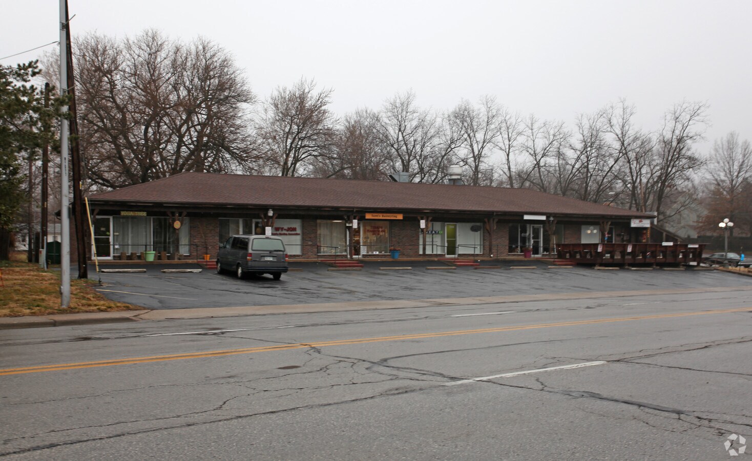 1220012212 Johnson Dr, Shawnee, KS 66216