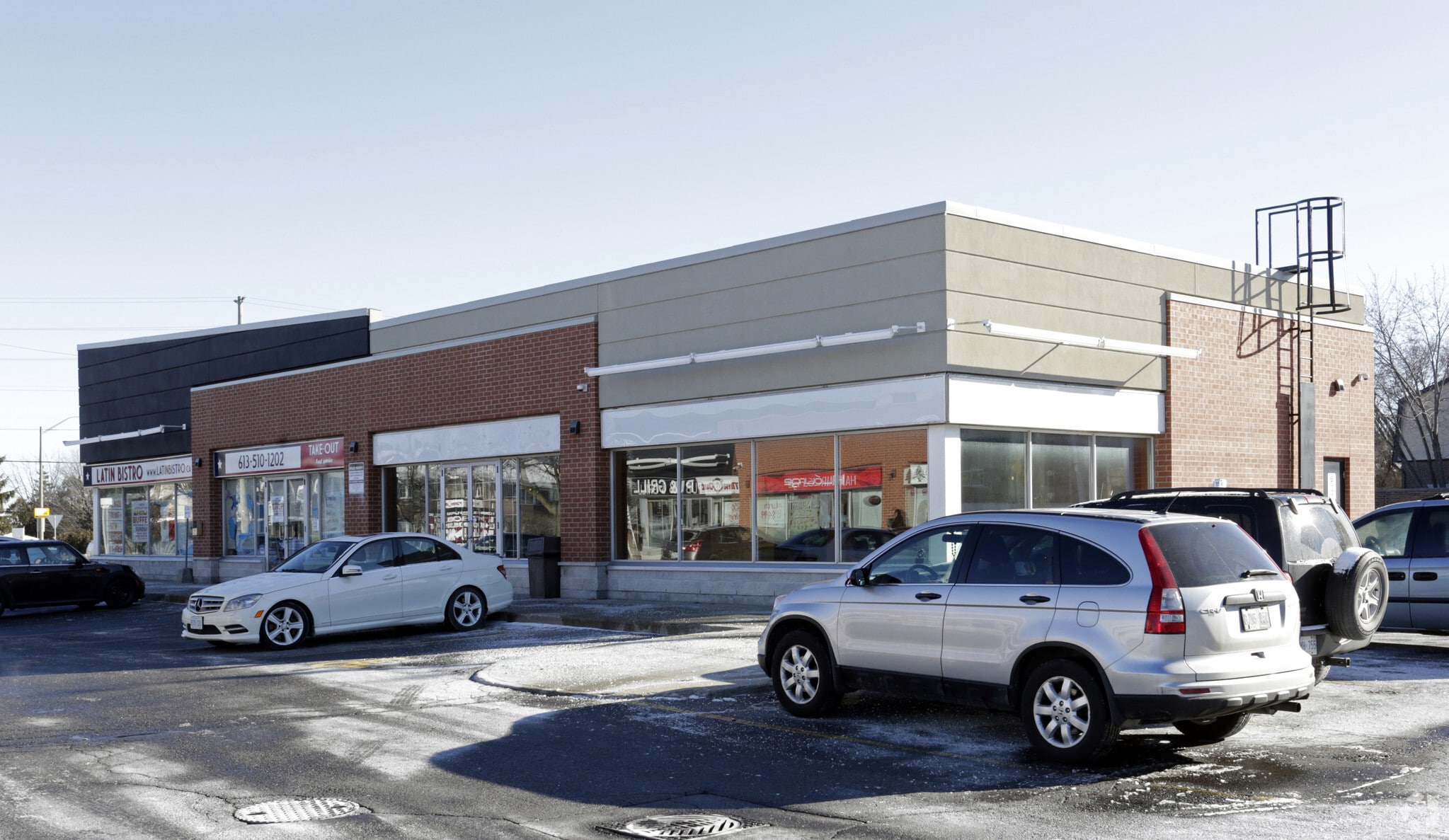 1121 Meadowlands Dr, Ottawa, ON for sale Primary Photo- Image 1 of 1