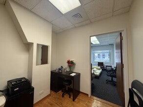 77 W Washington St, Chicago, IL for lease Interior Photo- Image 1 of 4