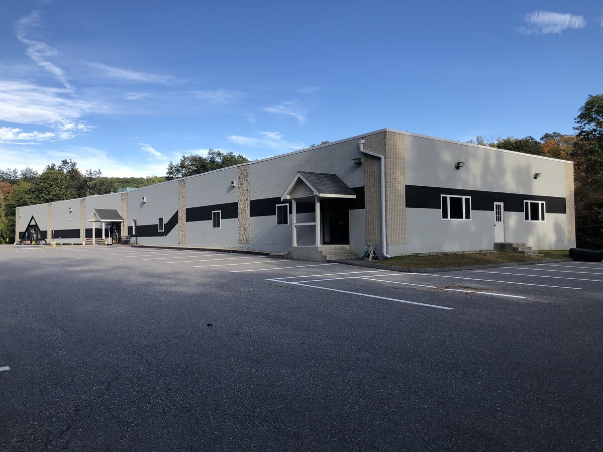 789 Winsted Rd, Torrington, CT 06790