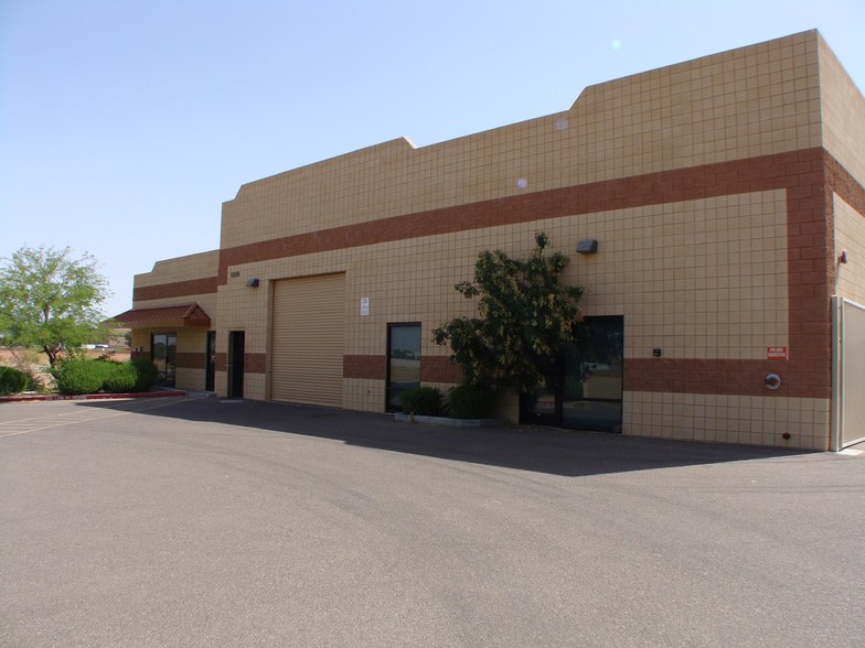 1309 N Leland Ct, Gilbert, AZ for lease - Primary Photo - Image 3 of 7