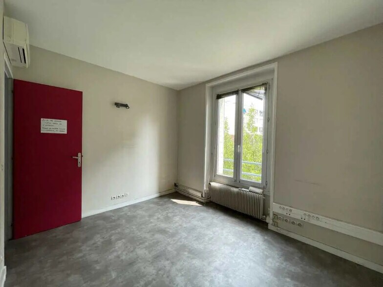 Office in Les Lilas for sale - Building Photo - Image 1 of 4
