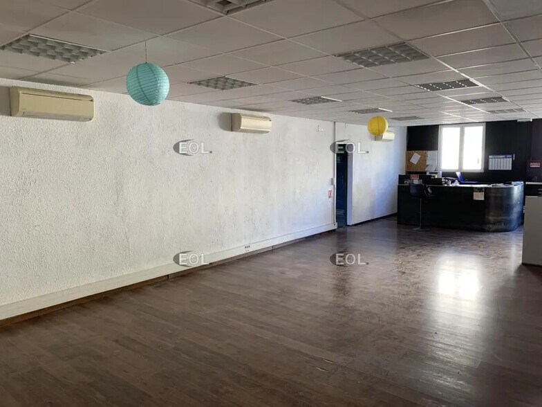 Flex in Peyrolles-en-Provence for sale - Building Photo - Image 3 of 5