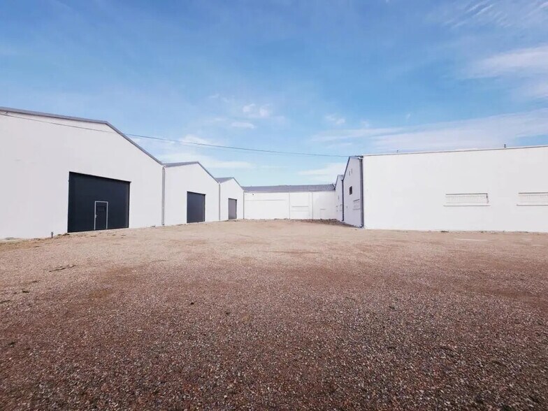Industrial in Perpignan for lease - Building Photo - Image 3 of 17