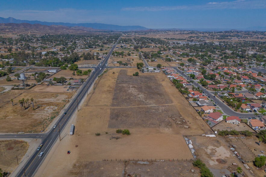 21545 Cajalco Rd, Perris, CA for sale - Building Photo - Image 1 of 5