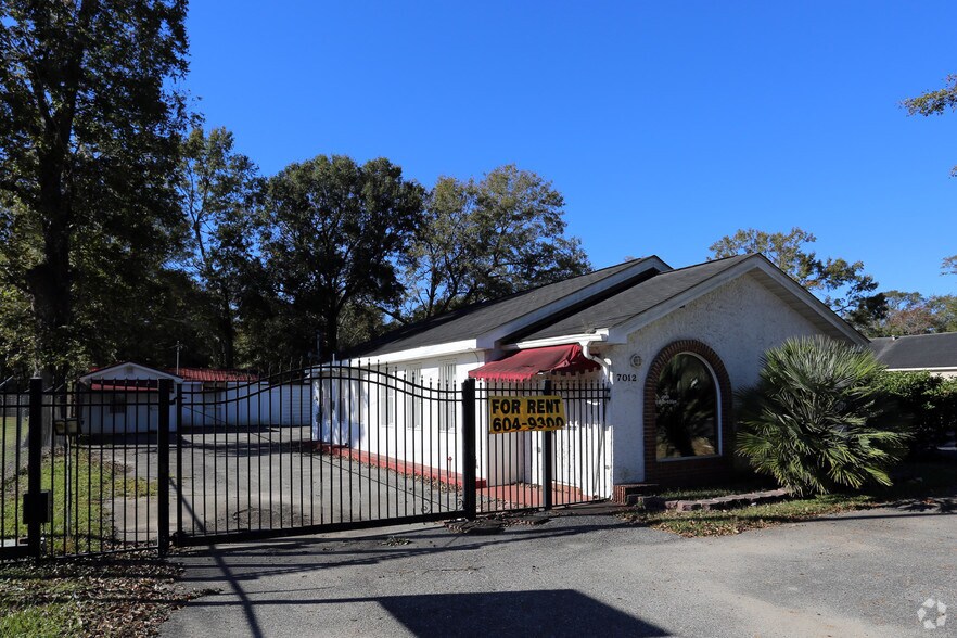 7012 Bellingrath Rd, Theodore, AL 36582