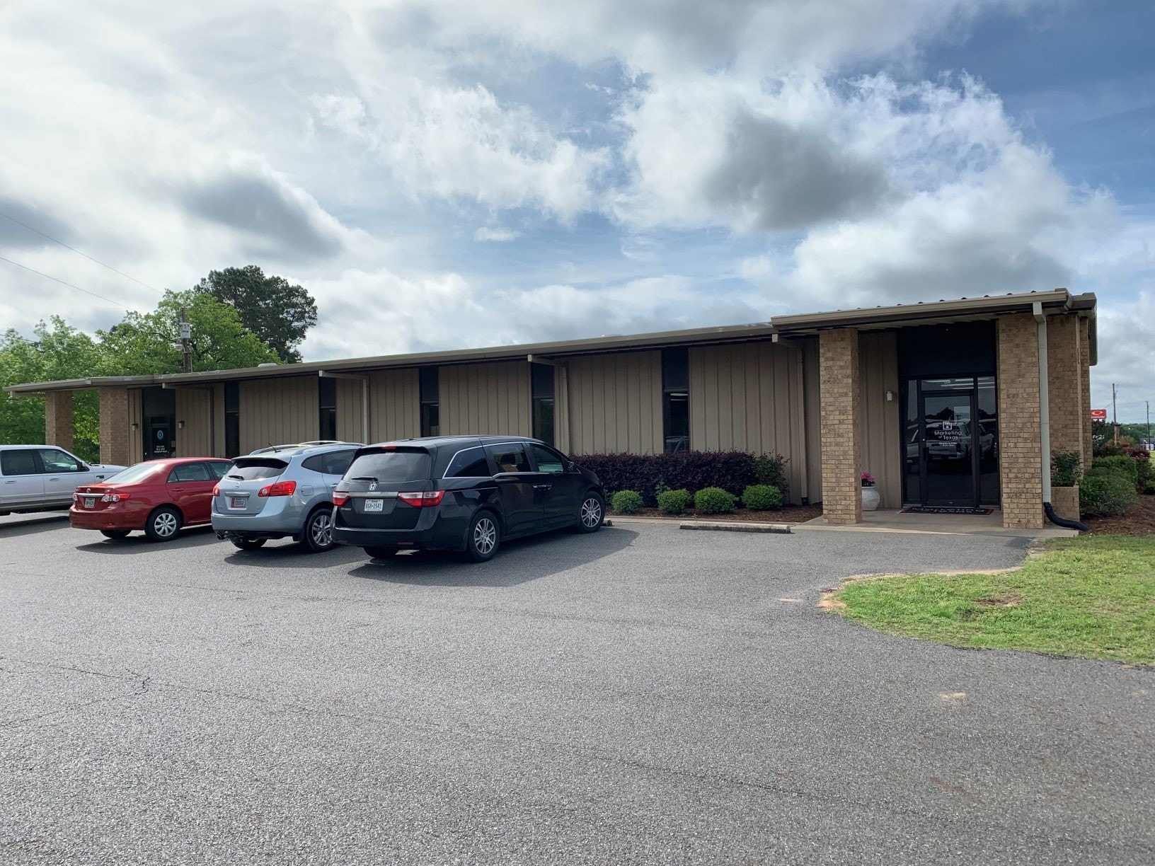 2200 NW Stallings Dr, Nacogdoches, TX for lease Primary Photo- Image 1 of 9