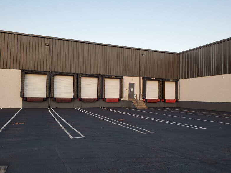 2810 Industrial Turnpike Dr, Middletown, PA for lease - Primary Photo - Image 1 of 5