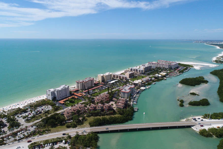 27954 Hickory Blvd, Bonita Springs, FL for sale - Primary Photo - Image 1 of 1