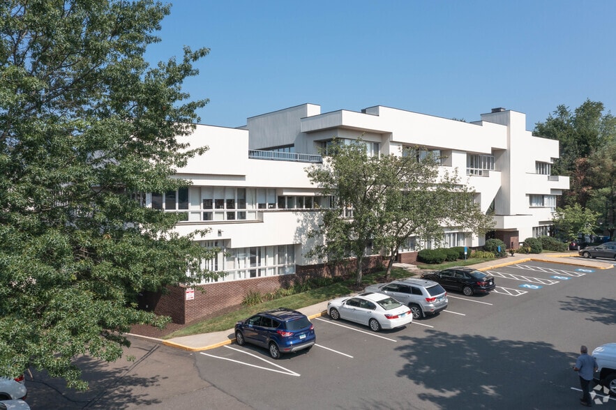 60 Washington Ave, Hamden, CT for sale - Building Photo - Image 2 of 6