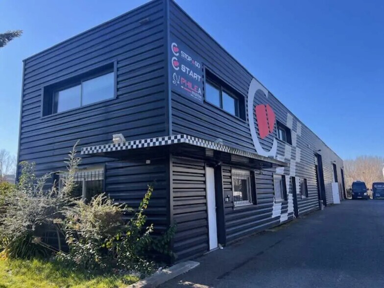 Office in Montrabé for lease - Building Photo - Image 2 of 19